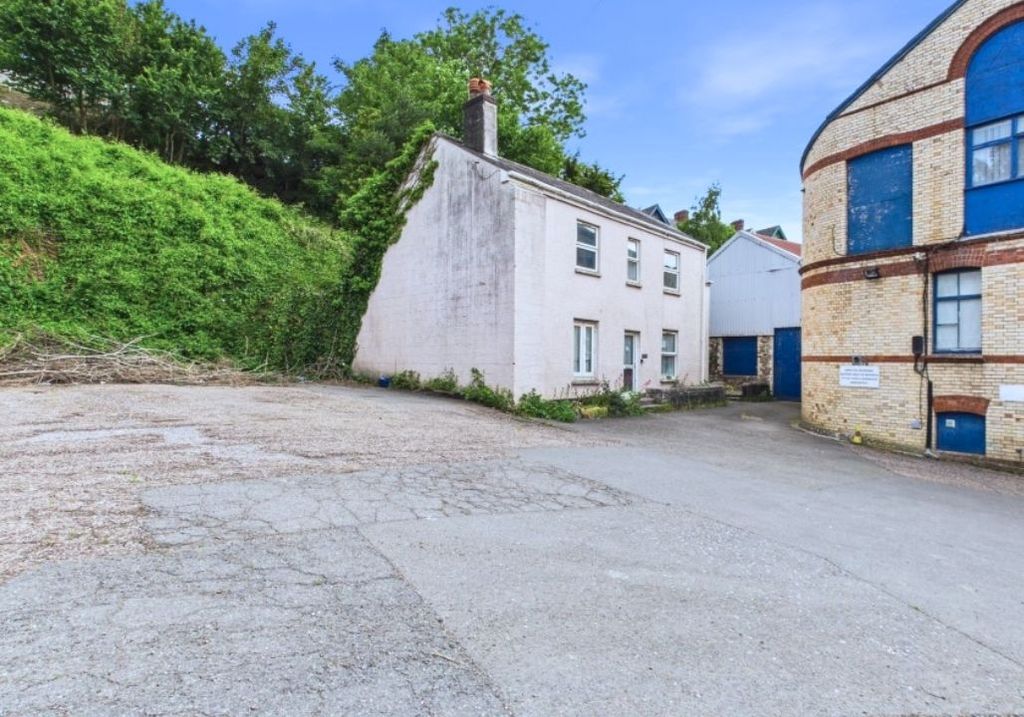 Property photo 2 of 4