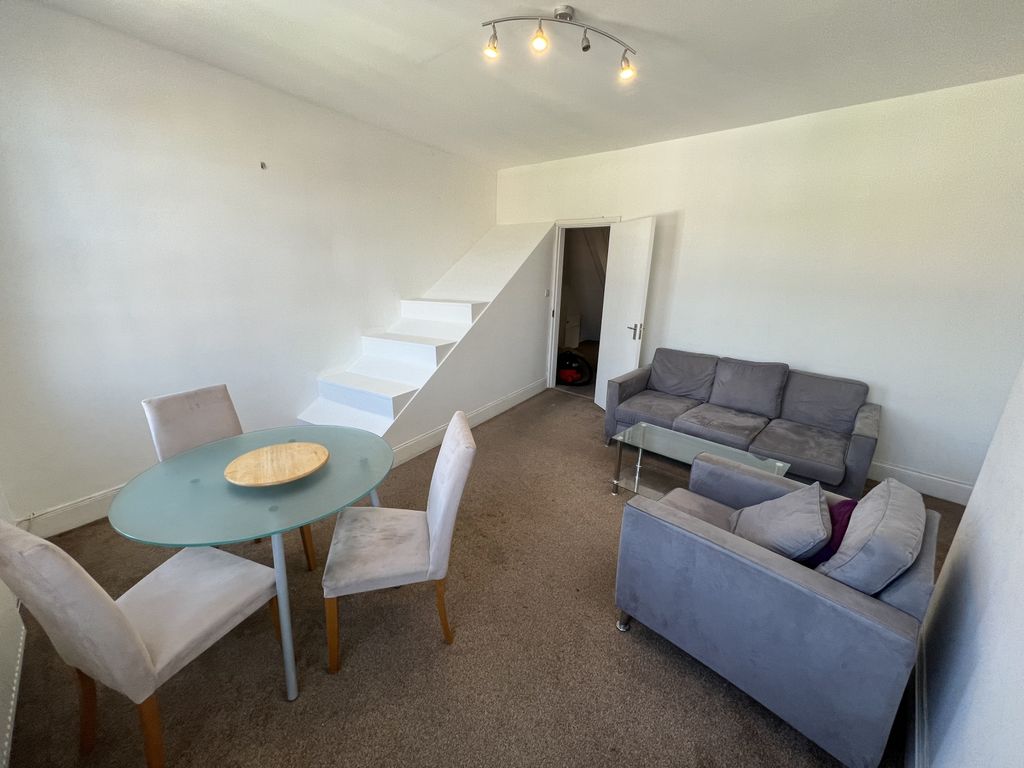 Property photo 2 of 9 Gallery