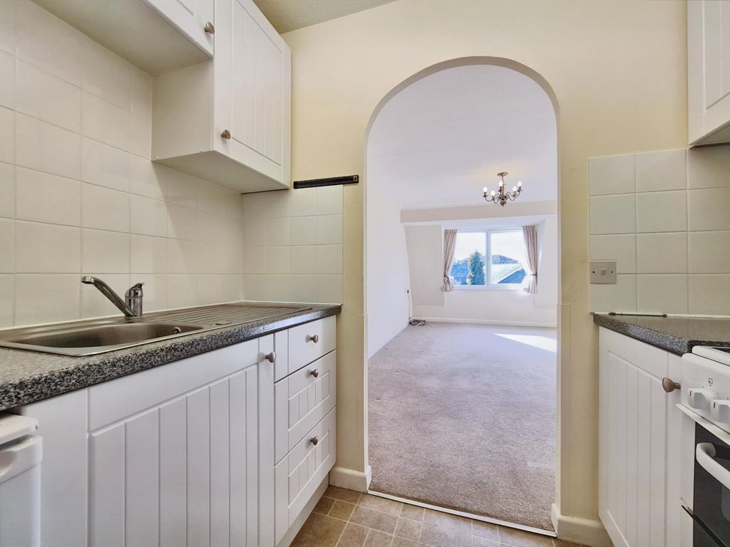 Property photo 2 of 12 Kitchen