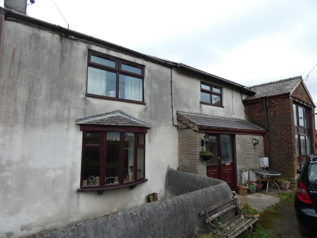 Property photo 1 of 6 Front (Exterior)