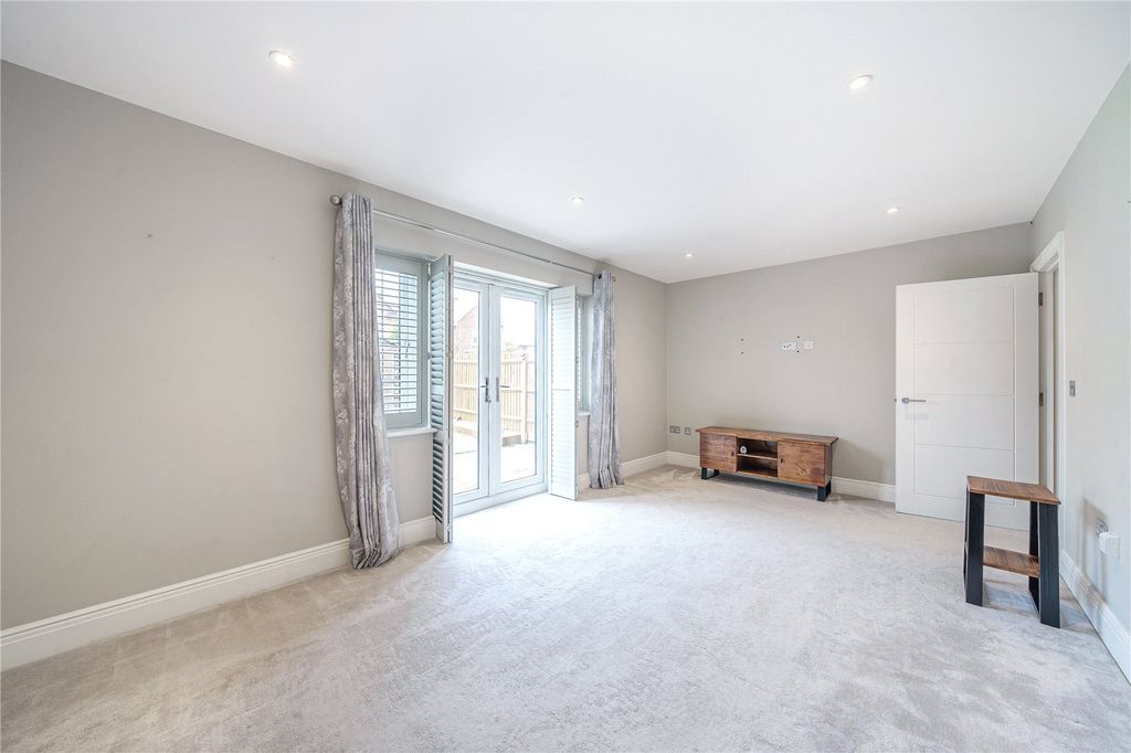 Property photo 2 of 25 Picture No. 05