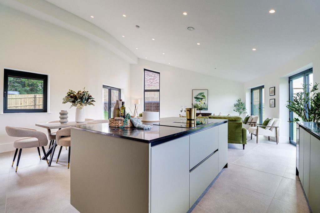 Property photo 1 of 14 Show Home