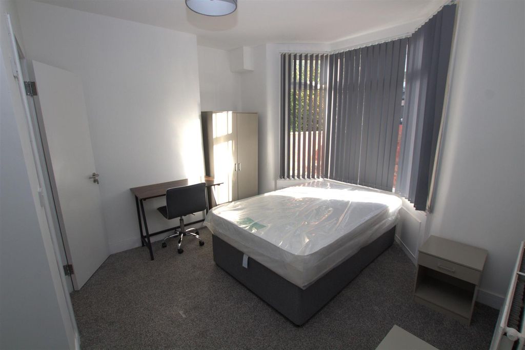 Property photo 3 of 10 Room 1 .Jpg