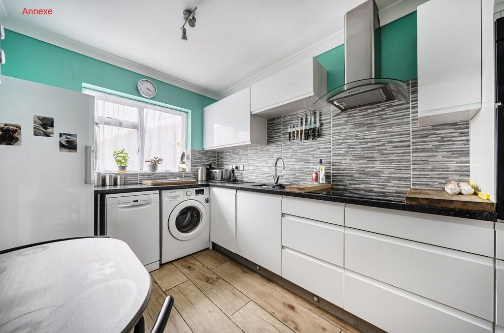 Property photo 2 of 43 Picture No. 55