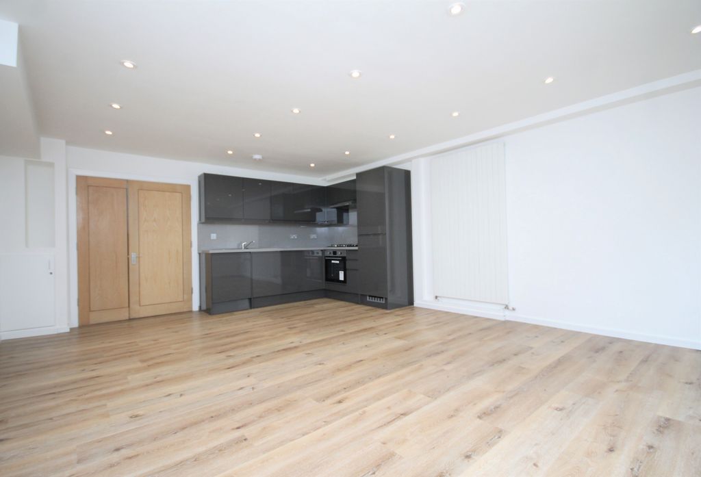 Property photo 1 of 11 Reception