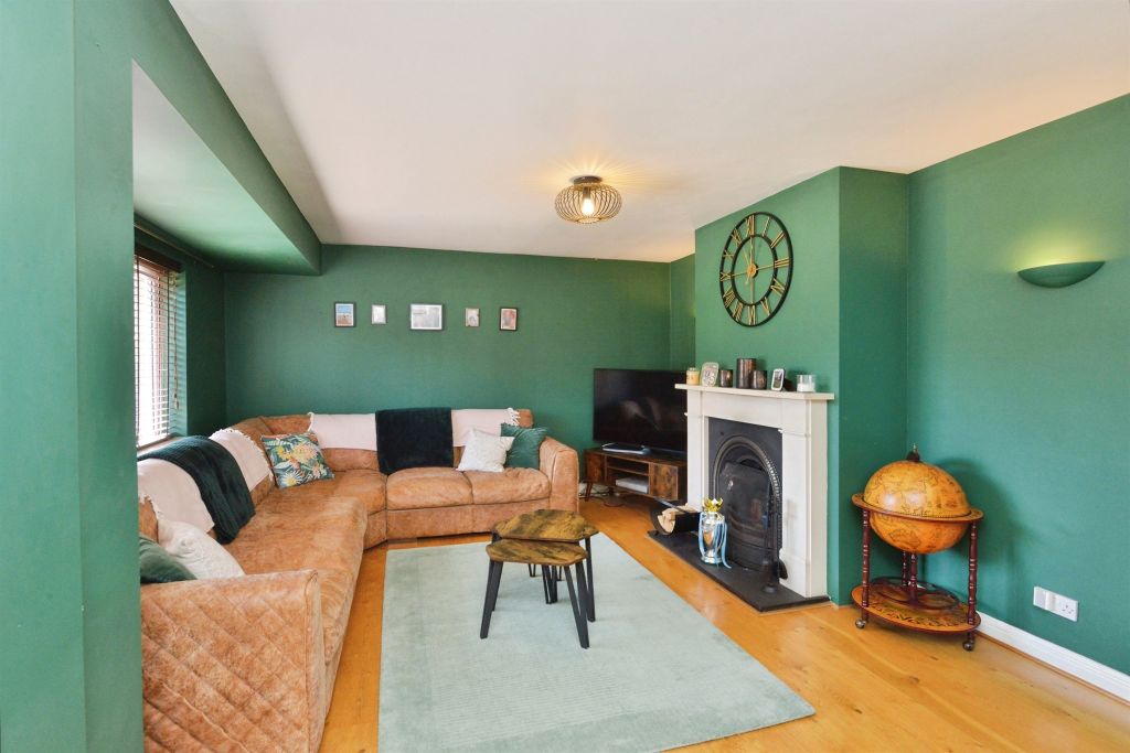 Property photo 2 of 20