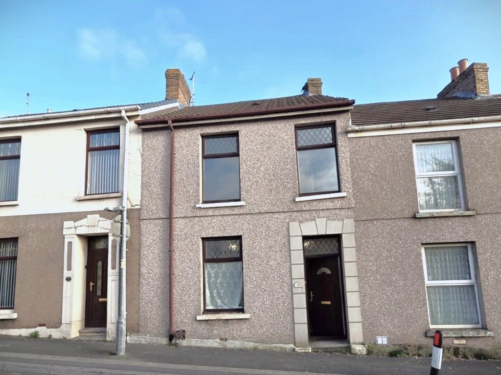 Property photo 1 of 10 Front