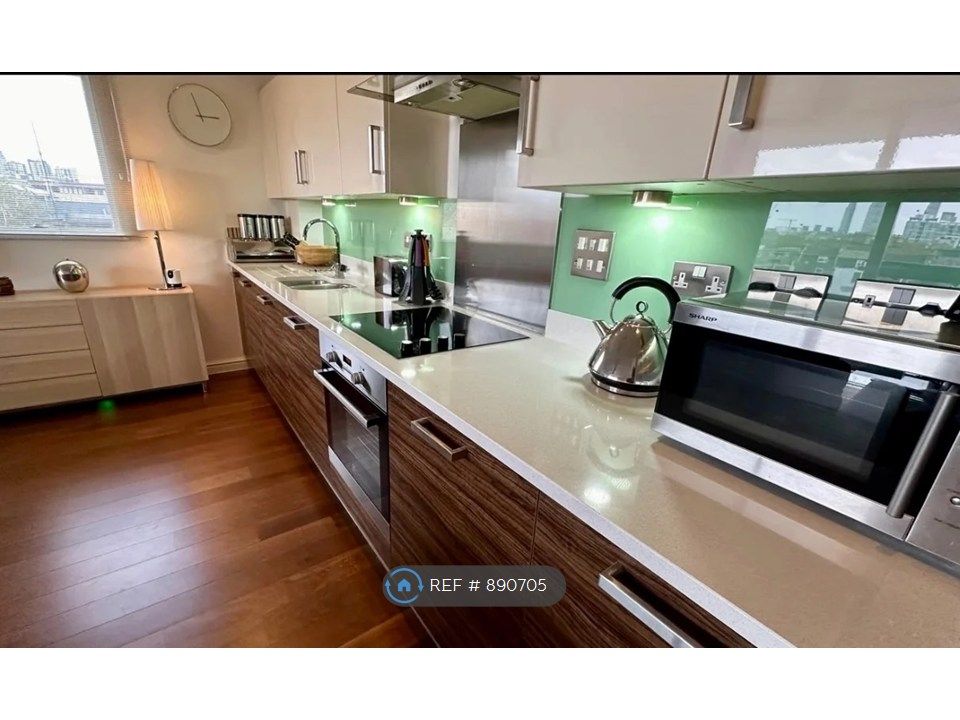 Property photo 3 of 21 Kitchen