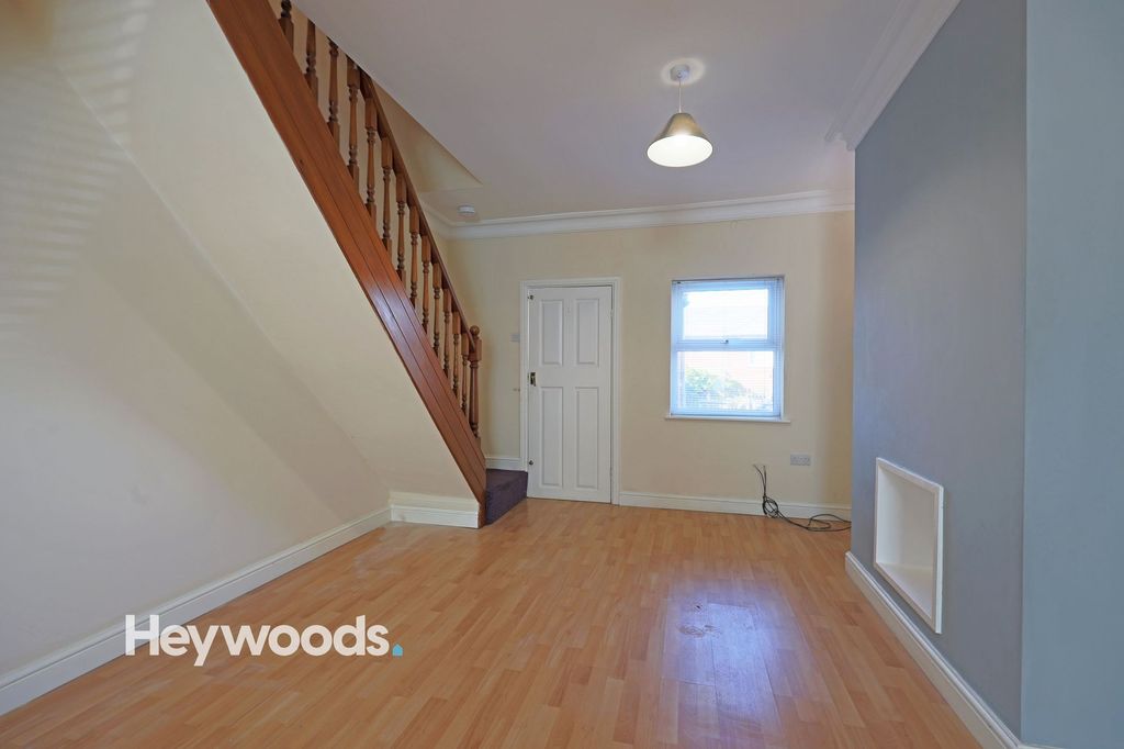 Property photo 2 of 24