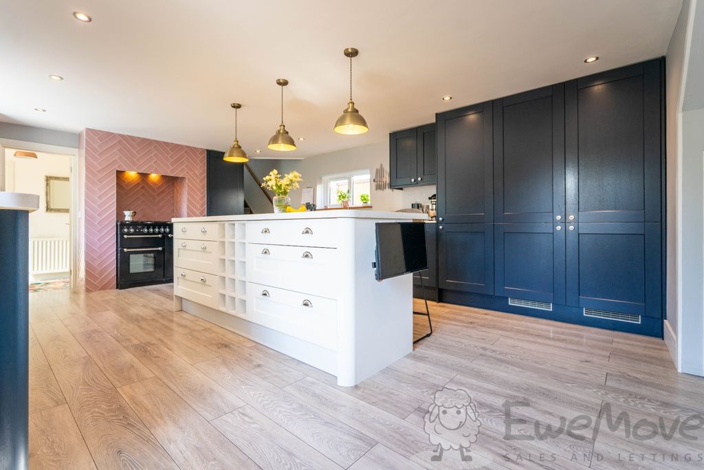 Property photo 2 of 18 Kitchen-Breakfast Room
