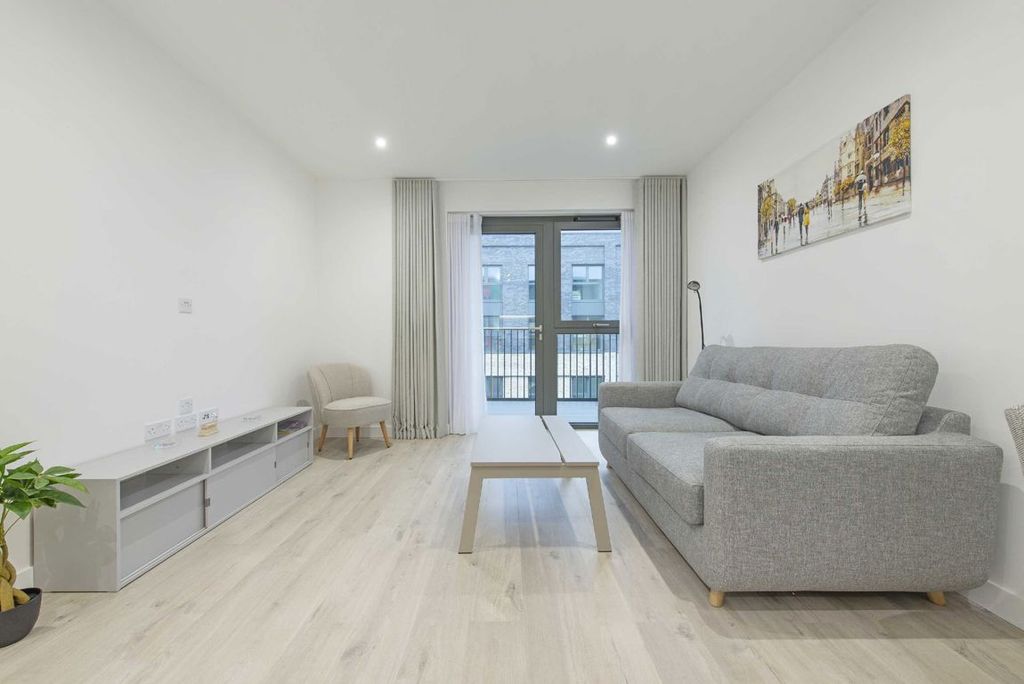 Property photo 2 of 6