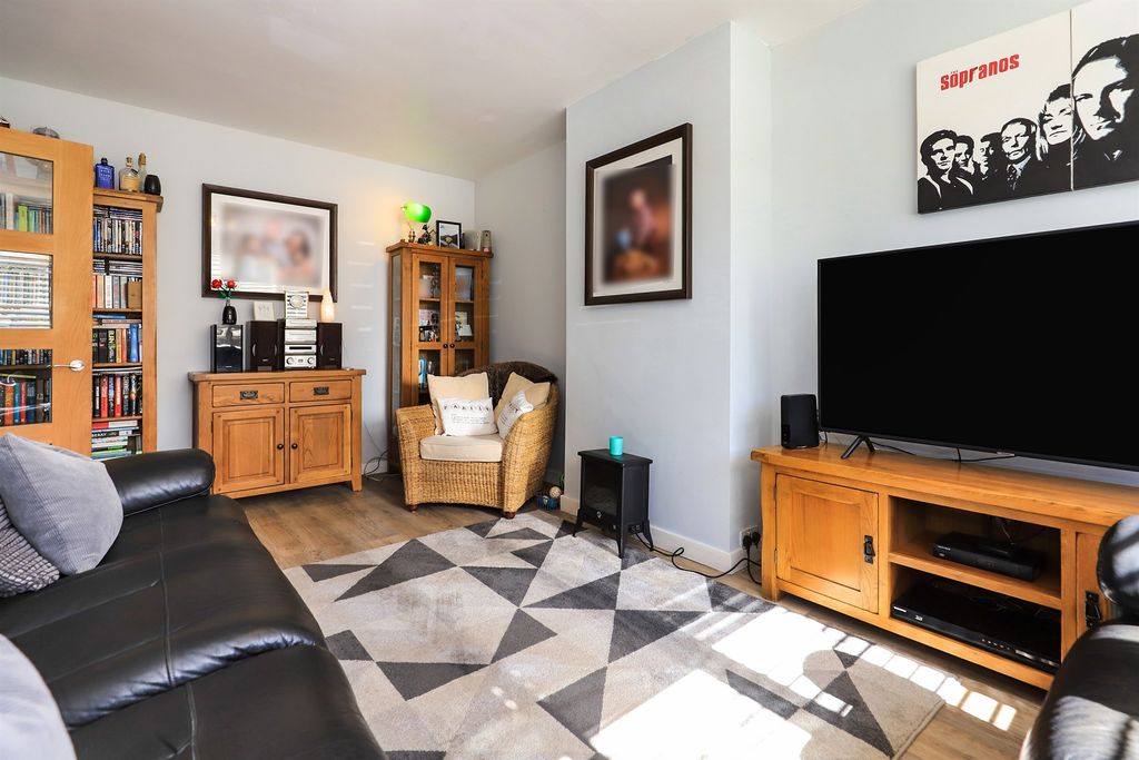 Property photo 3 of 20