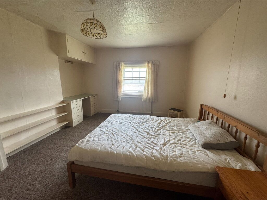 Property photo 3 of 6 Bedroom