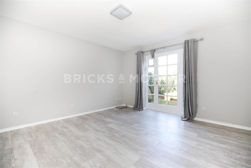 Property photo 3 of 15 Bigyfyvfsusjrvkm6l5Sew.Jpg