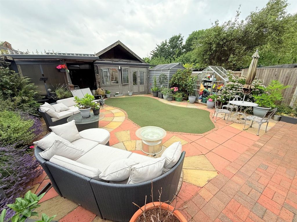 Property photo 1 of 30 Outside