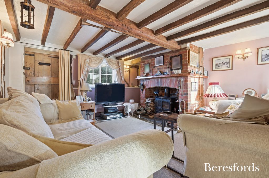 Property photo 2 of 16 Lounge