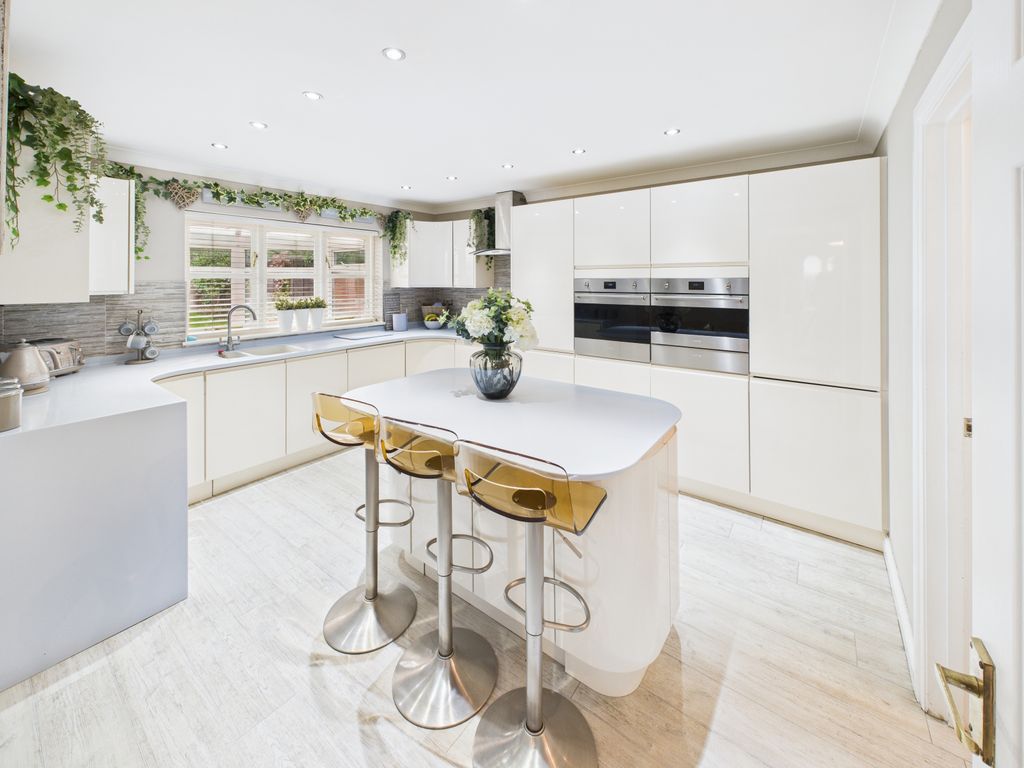 Property photo 3 of 15 Gallery