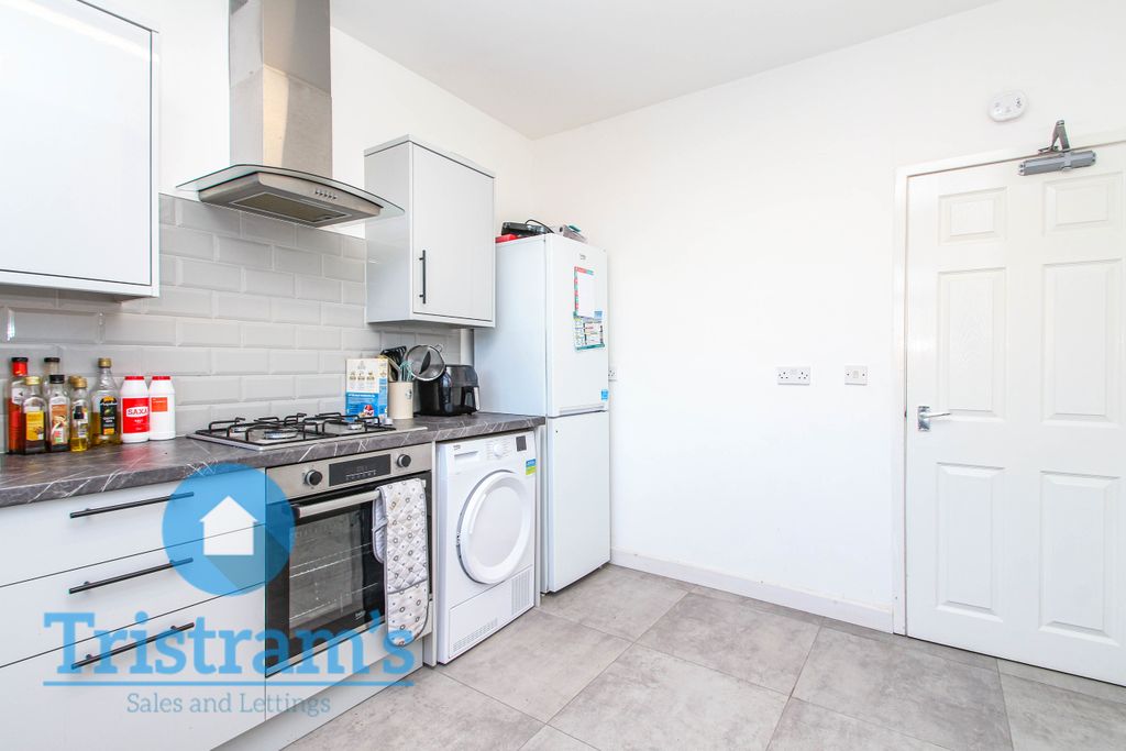 Property photo 3 of 12 Img_5708