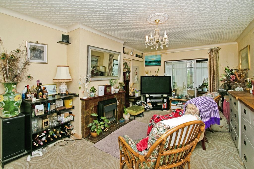 Property photo 2 of 14 Photo