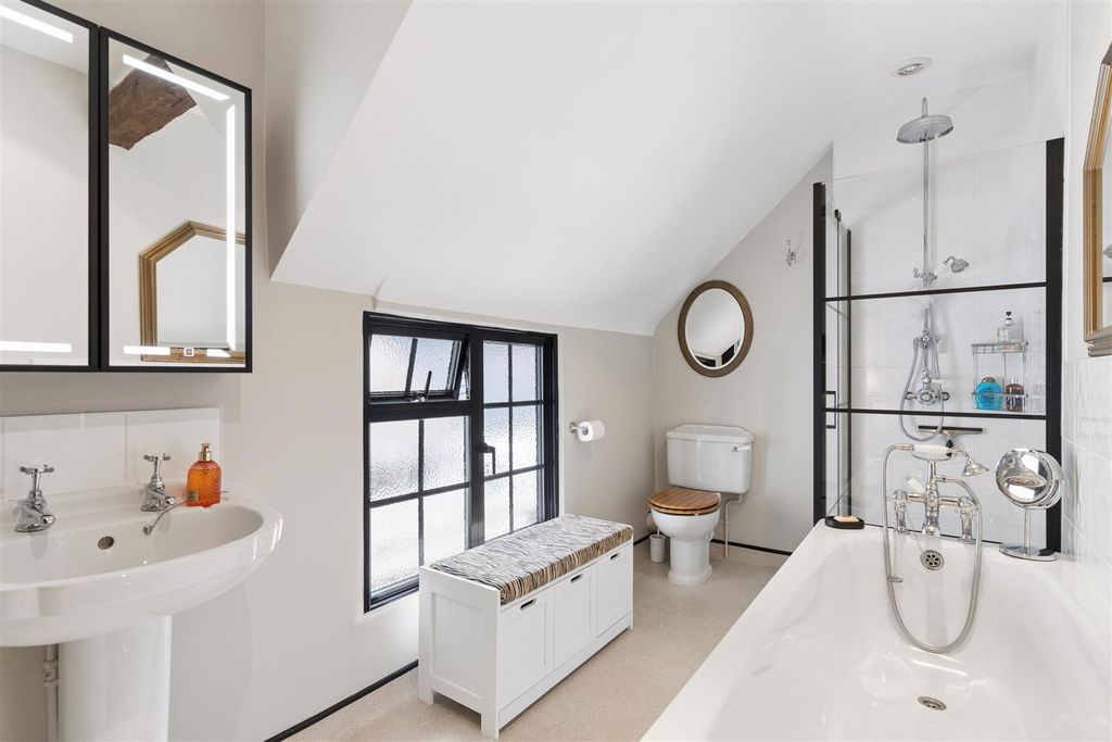 Additional image 28 of 6 bed detached house for saleHigh Road, Soulbury, Buckinghamshire LU7