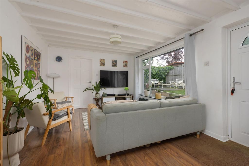 Property photo 2 of 15 Canterbury Road, Herne Bay