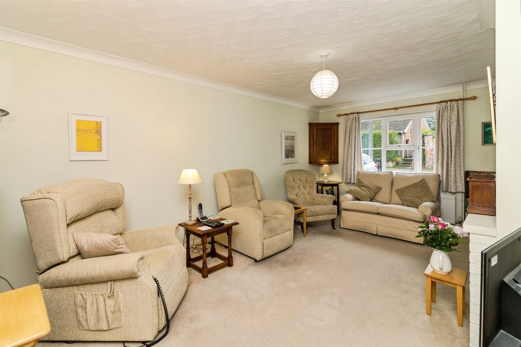 Property photo 3 of 17