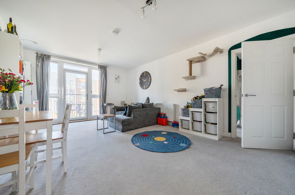 Property photo 3 of 12