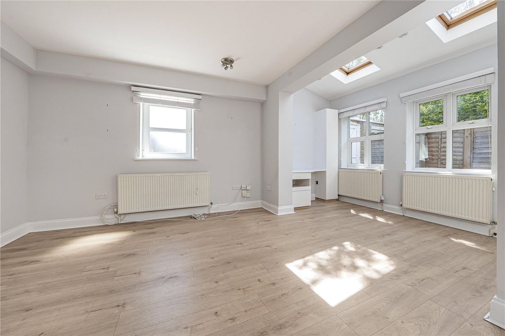 Property photo 3 of 12 Picture No. 17