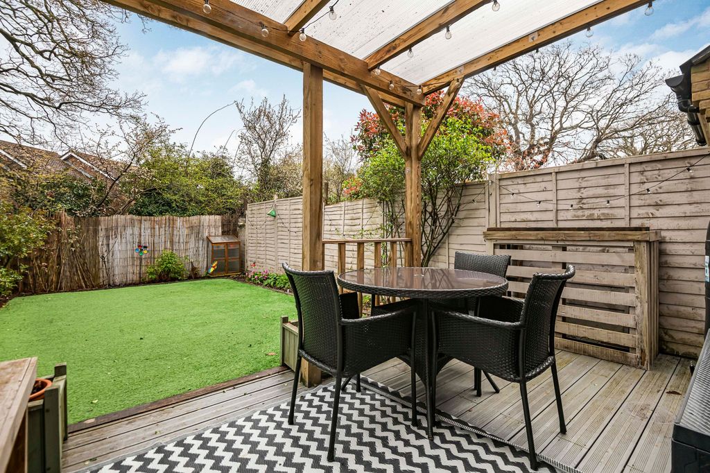 Property photo 3 of 11