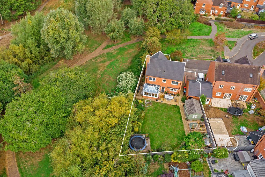 Property photo 2 of 33