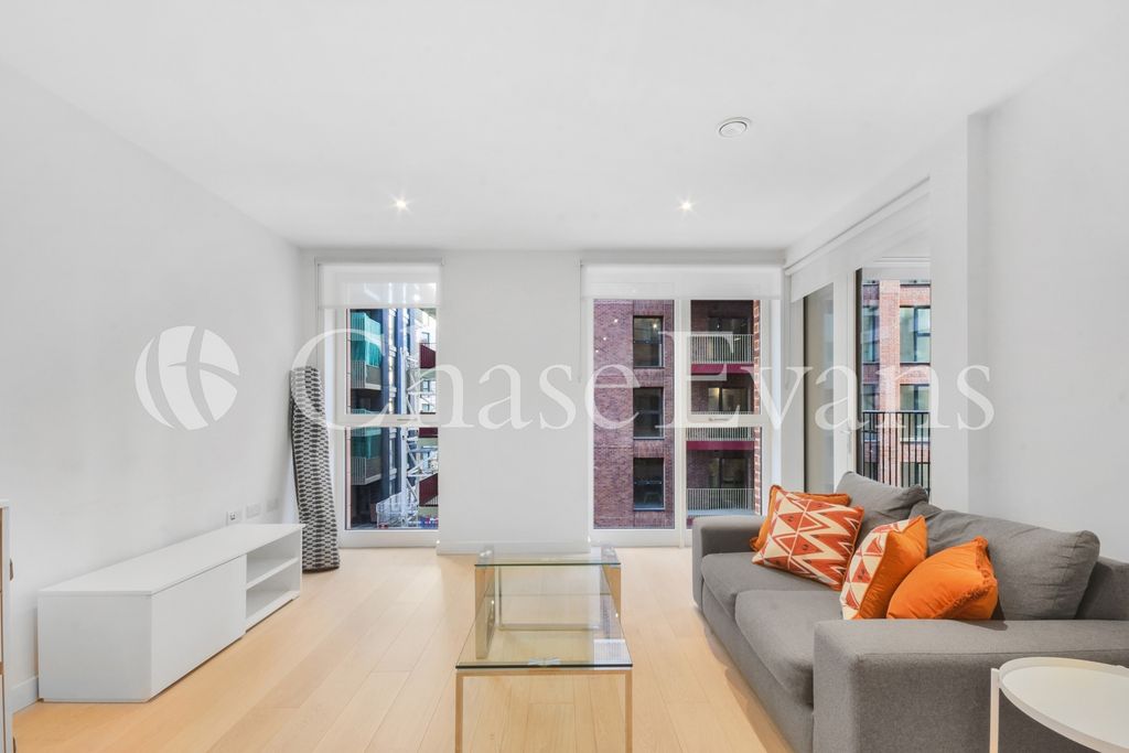 Property photo 1 of 10 Living