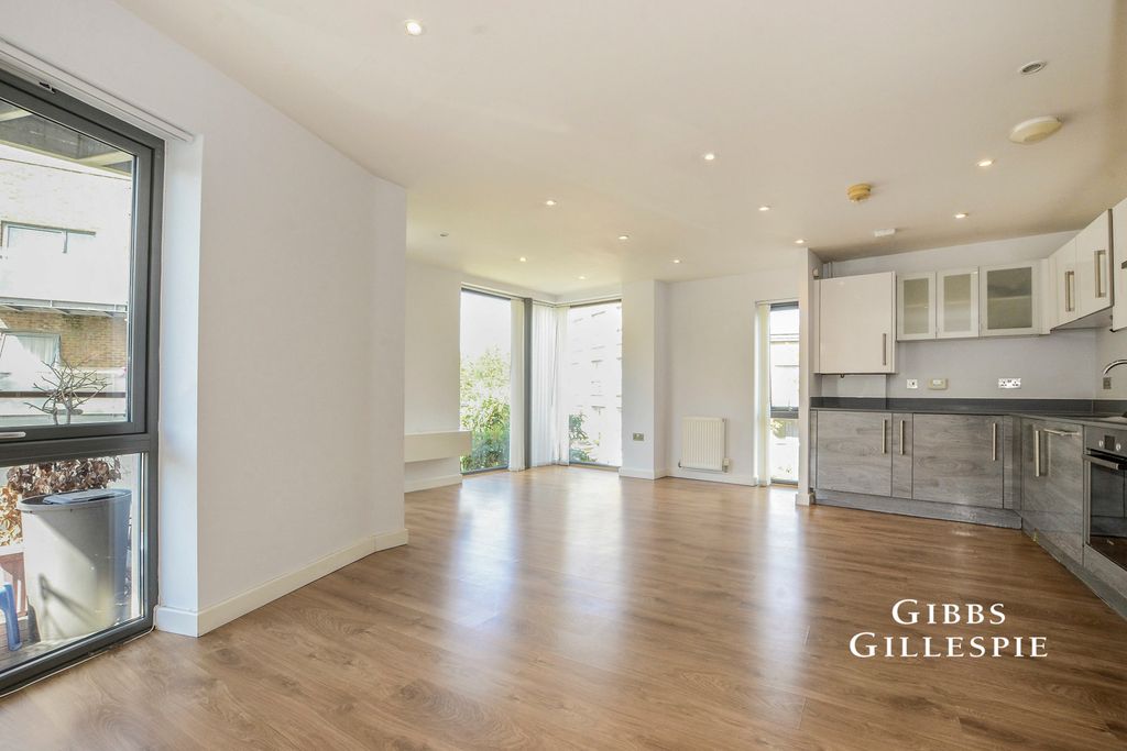 Property photo 3 of 17 Pbox-Img.Jpg