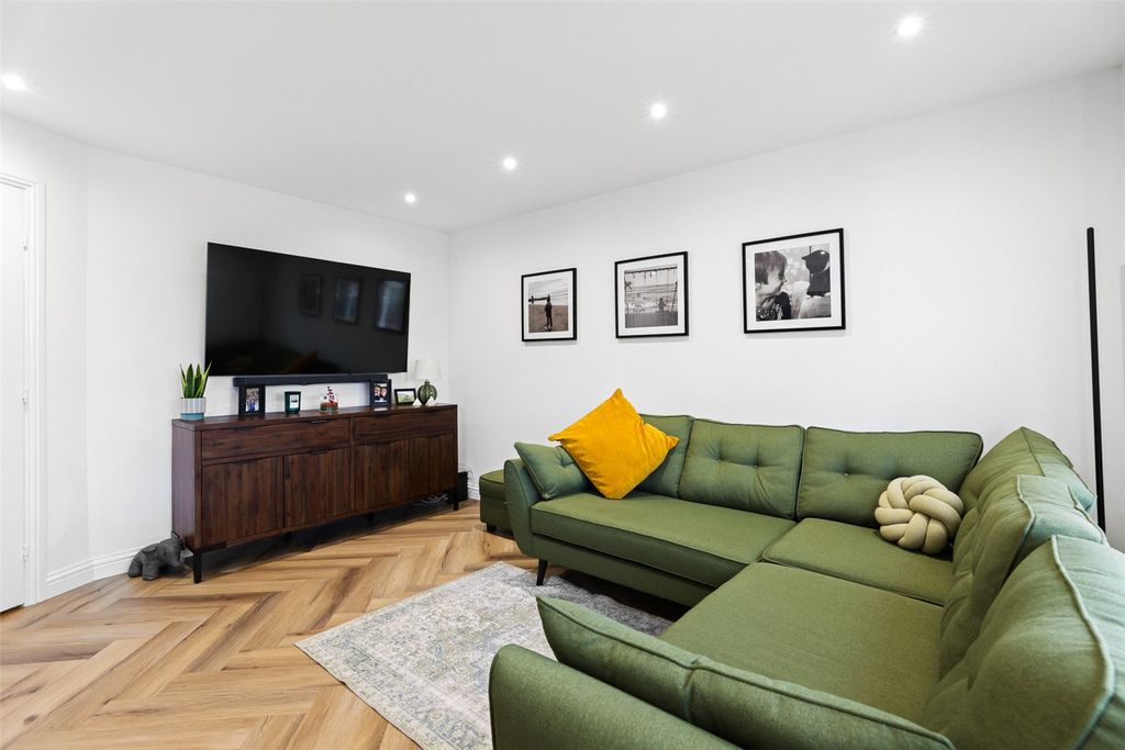 Property photo 3 of 22 Living Room