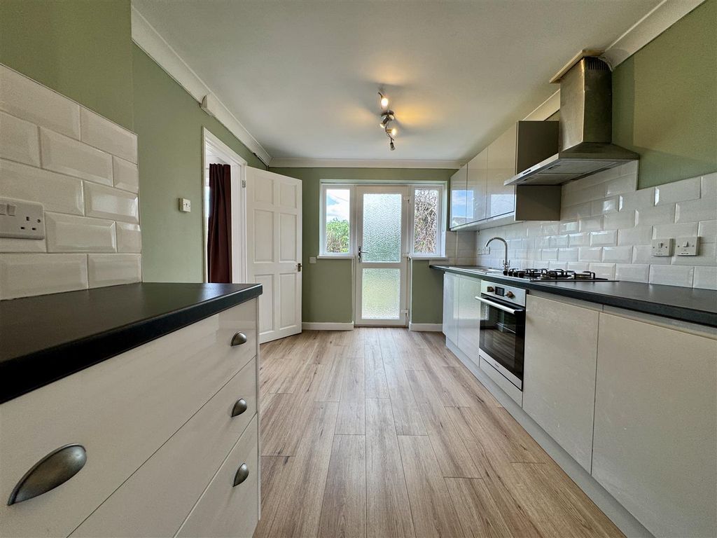 Property photo 2 of 15 Kitchen
