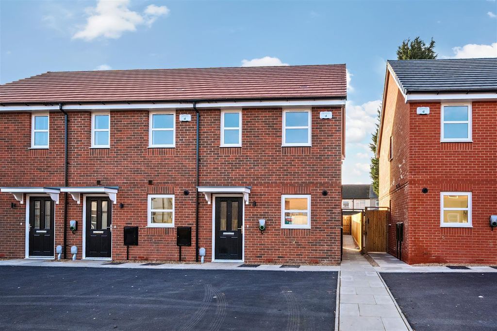 Property photo 2 of 10 1394339-10-694Bcbb04A5E1.Jpg