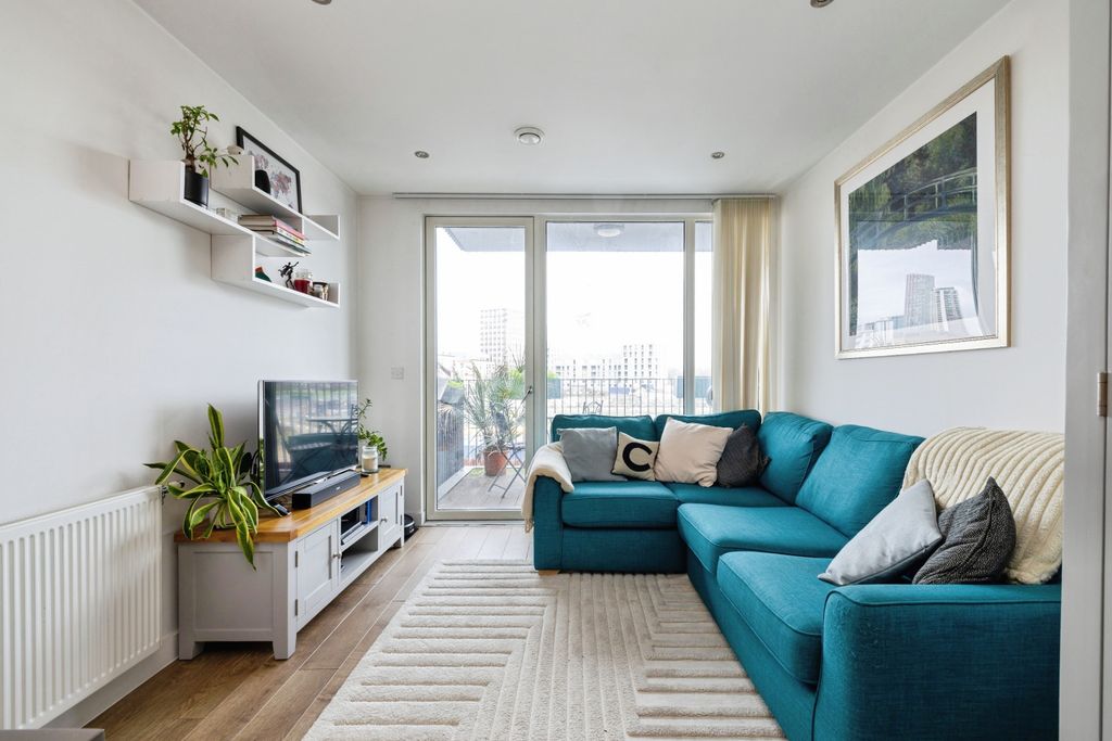 Property photo 2 of 17 Open Plan Living