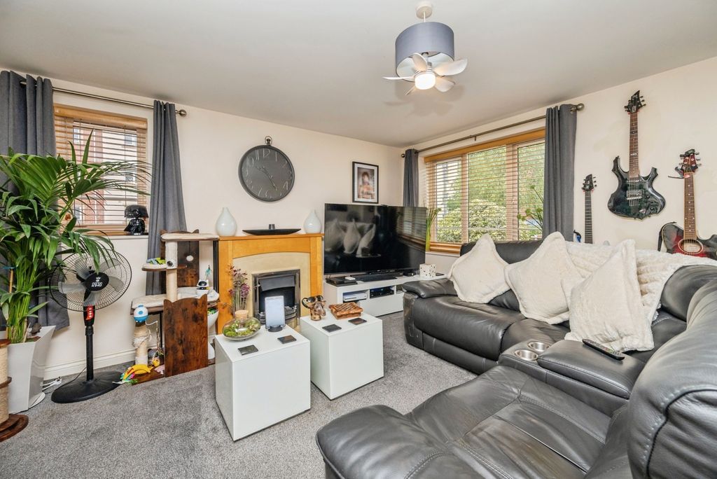 Property photo 3 of 9 Pbox-Img.Jpg
