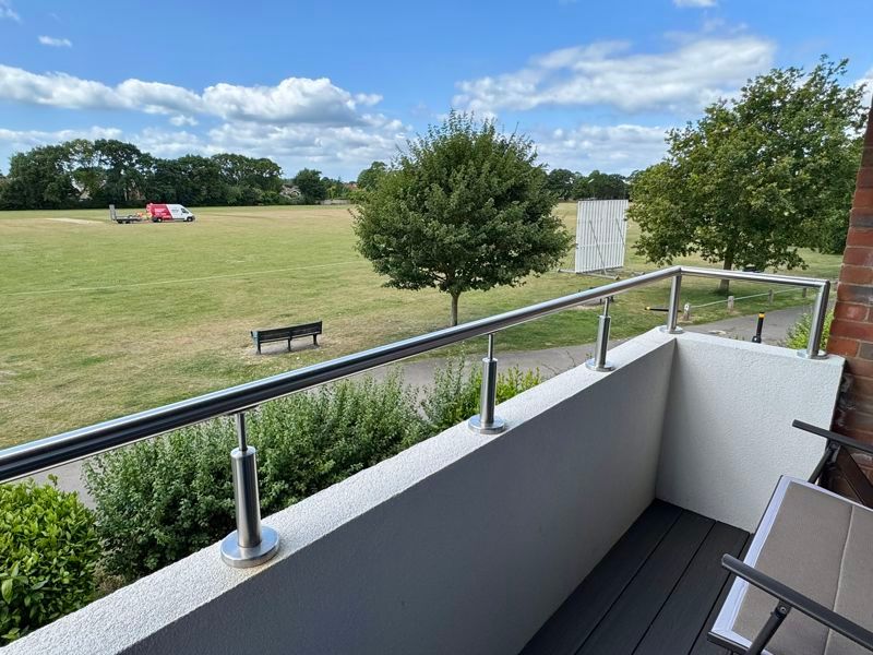 Property photo 3 of 17 Photo 7