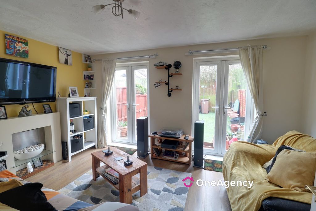 Property photo 2 of 12