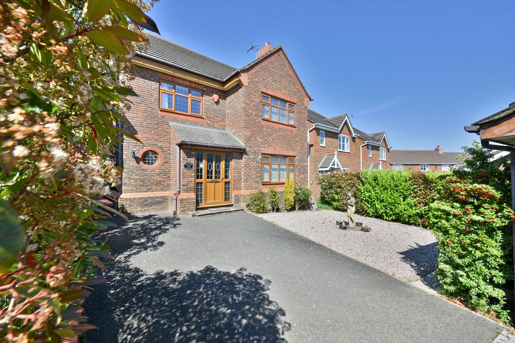 Property photo 1 of 25