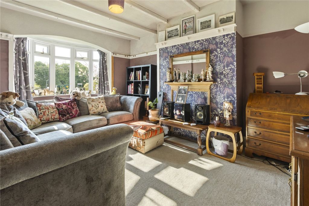 Property photo 2 of 37 Picture No. 14