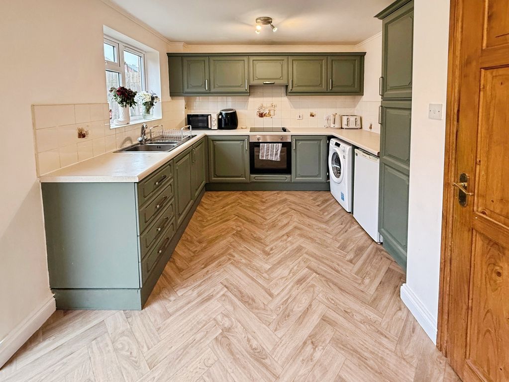 Property photo 3 of 23