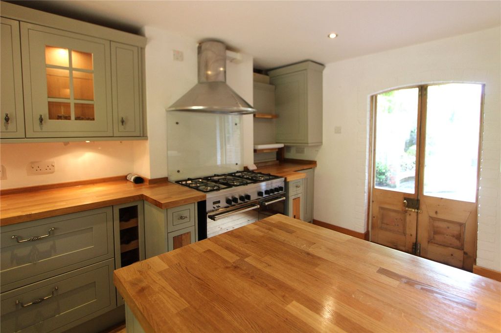 Property photo 2 of 13 Picture No. 12