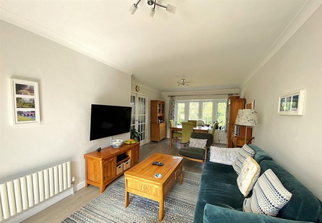 Property photo 3 of 19 5 Lullington Close - Lounge1.Jpg