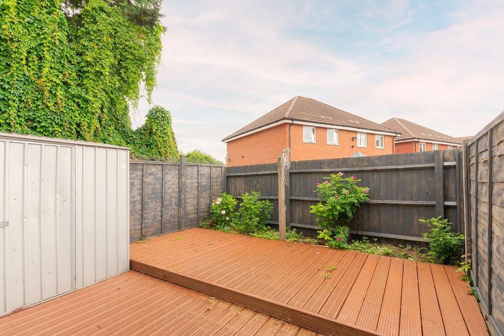 Property photo 3 of 23 4W9R5Awh - External D.Jpg