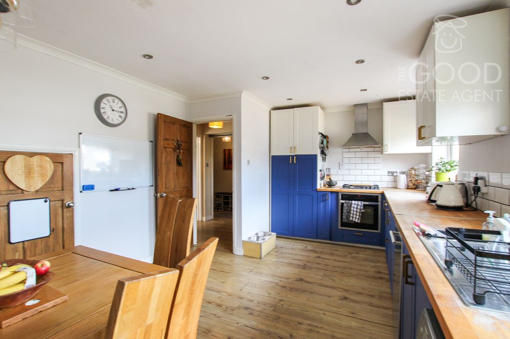 Property photo 3 of 14