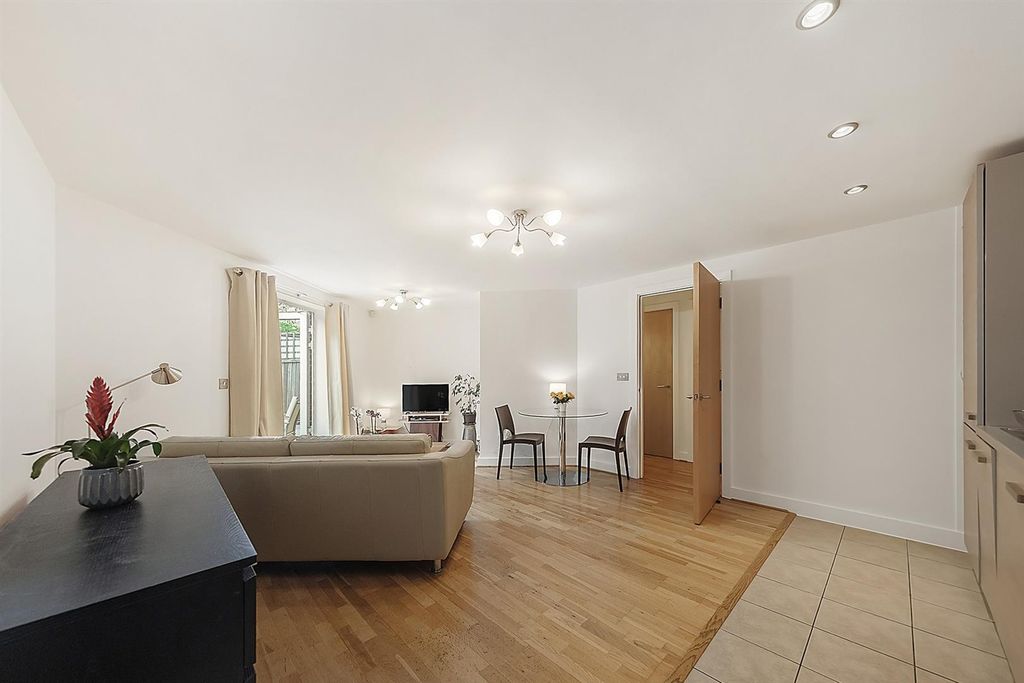 Property photo 1 of 11 089151F1-7A37-4cd2-Bf50-E7342776Df0d-2000.Jpg