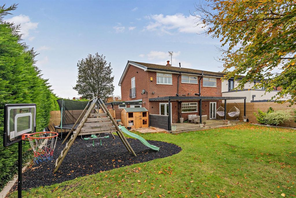 Property photo 3 of 20 8666487-Exterior01-800.Jpg