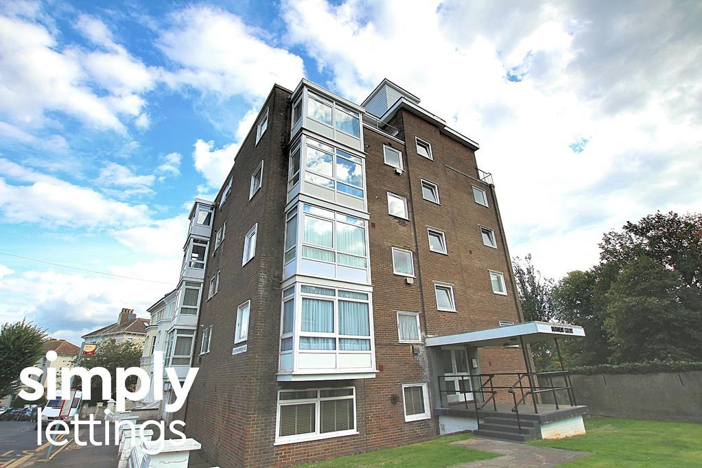 Property photo 1 of 8 Photo 7