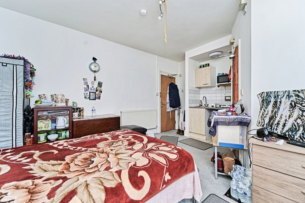 Property photo 2 of 20 Pbox-Img.Jpg